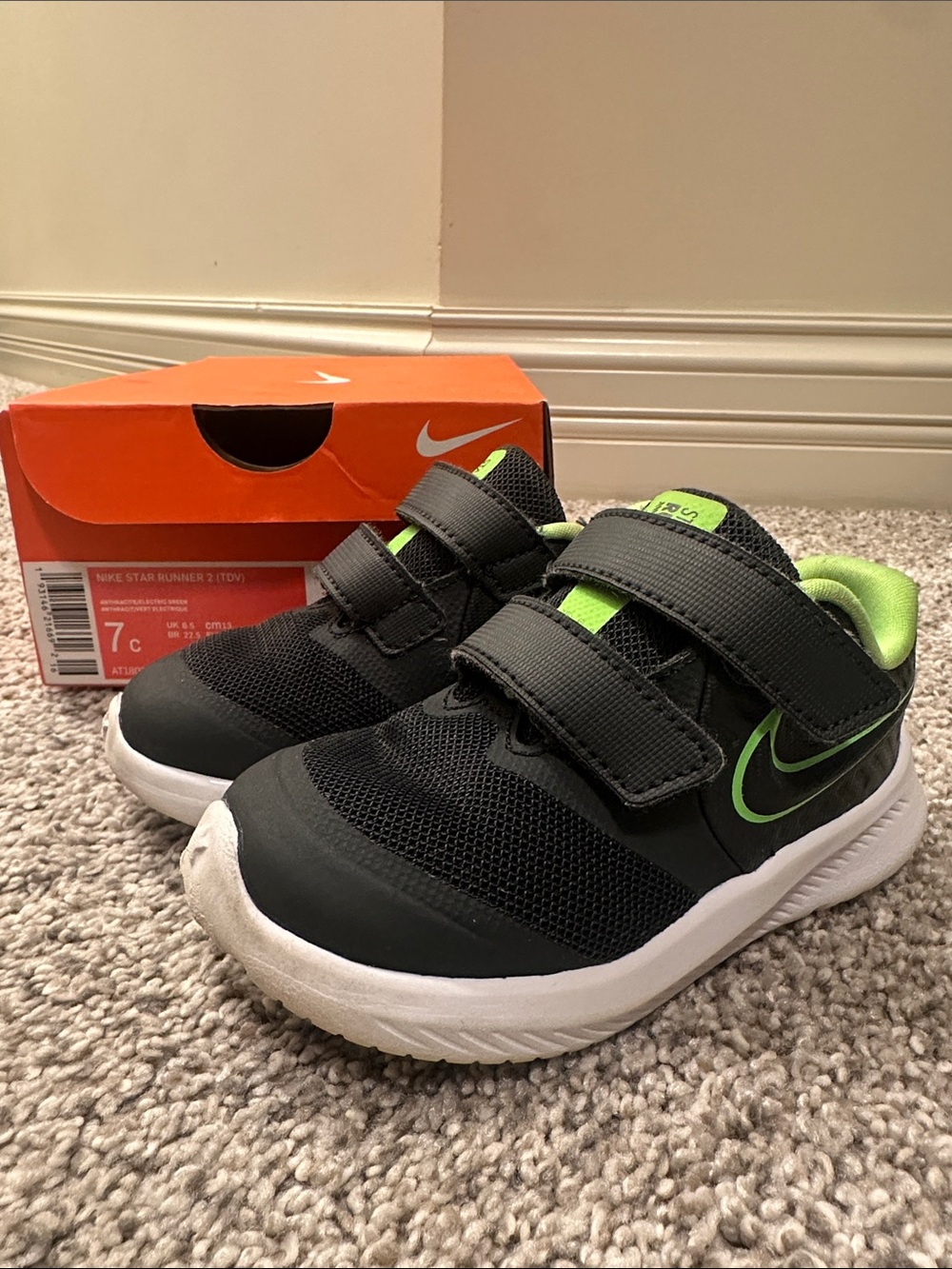 Nike Star Runner 2 Baby/Toddler Shoes, Size 7C, Anthracite/Electric Green